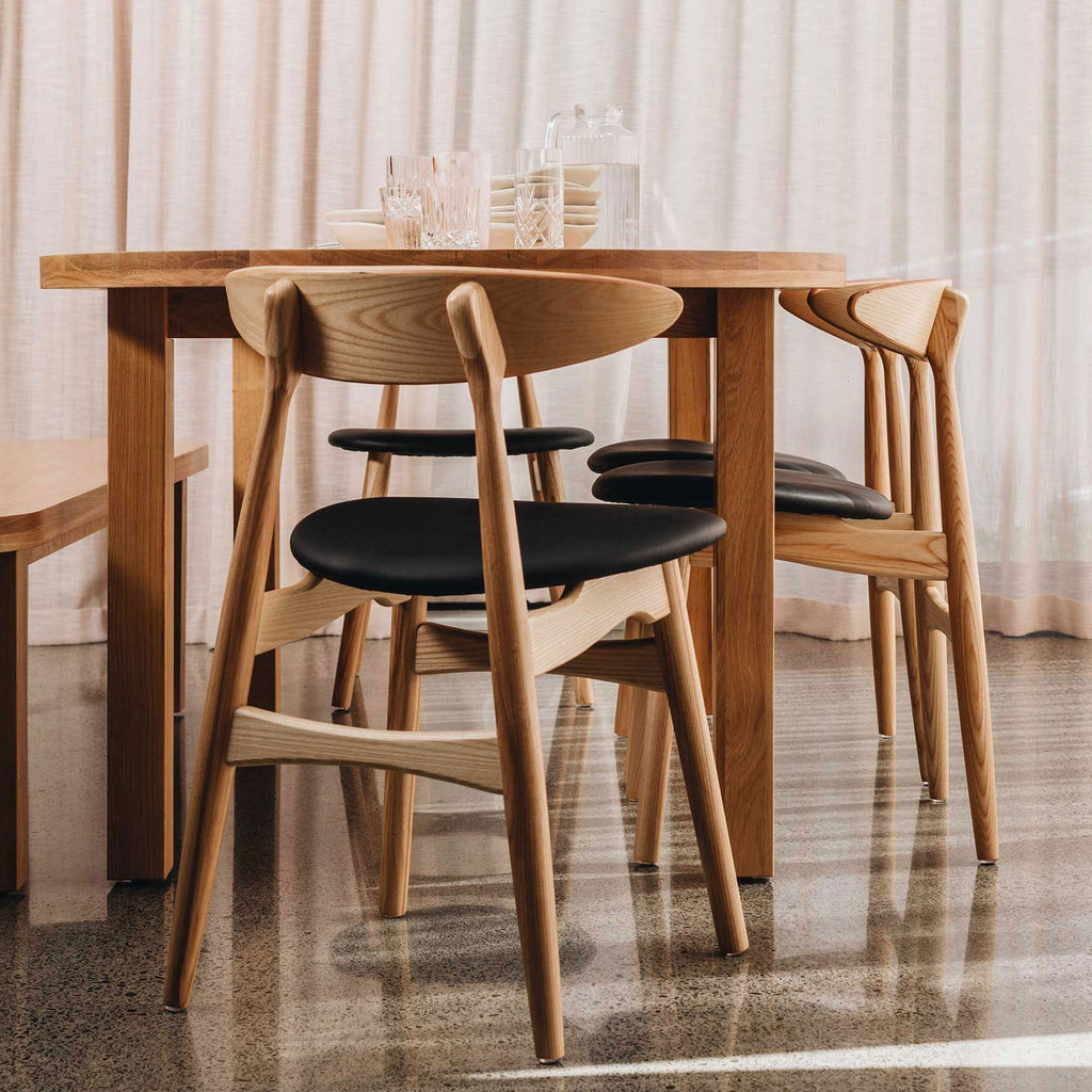 Ara Dining Table